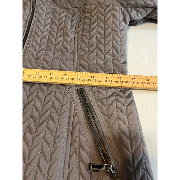 BCBGeneration Quilted Chevron XS Coat Puffer Faux Fur Jacket Gray Parka New - Picture 12 of 13